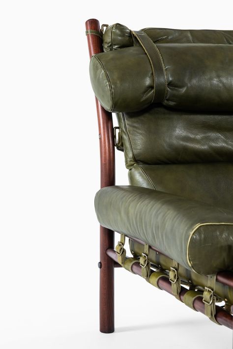 Arne Norell Inca easy chair in green leather at Studio Schalling White Leather Armchair, Tufted Leather Chair, Masculine Office, Arne Norell, Leather Armchair Modern, Brown Leather Armchair, Campaign Furniture, Leather And Brass, Leather Club Chairs