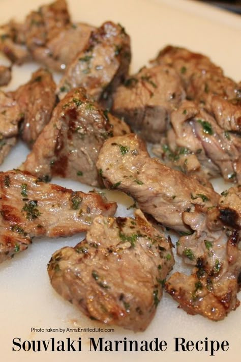 Souvlaki Marinade, Souvlaki Recipe, Meat Marinade, Dried Parsley, Greek Dishes, Marinade Recipes, Lamb Recipes, Idee Pasto Sano, Beef Dishes