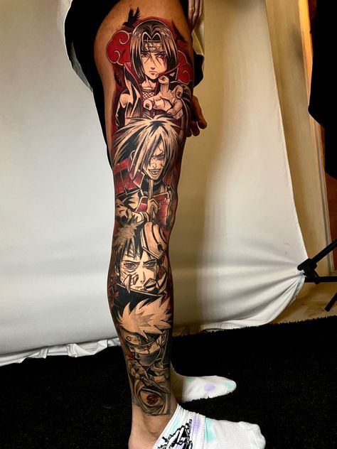 Men Tattoo Ideas Sleeve Anime, Akatsuki Tattoo Sleeve, Naruto Arm Sleeve Tattoo, Cheap Men Tattoos, Anime Leg Sleeve Tattoo Men, Naruto Tattoo Madara, Black And White Naruto Tattoos, Itachi And Kakashi Tattoo, Might Guy Tattoo Naruto