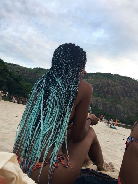 Blue Box Braids, Blue Braids, Green Hair Color, Red Violet Hair, Colored Box Braids, Violet Hair, Cool Short Hairstyles, Hair Dark, Box Braids Styling