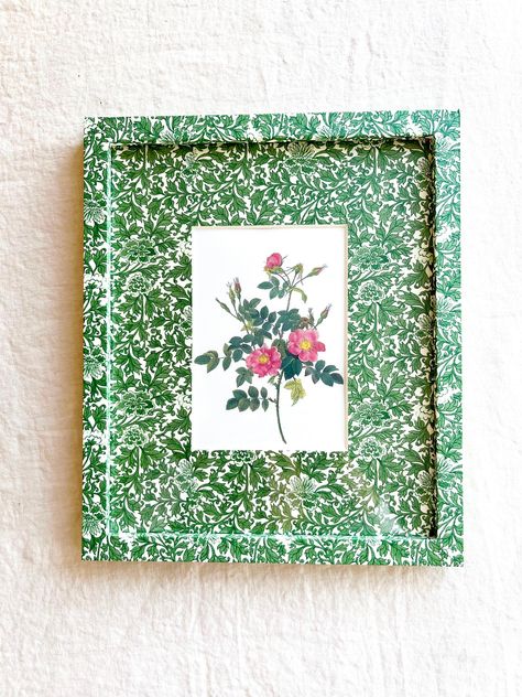 Wooden Picture Frames Diy, Upholstered Frames, Diy Framed Art, Painted Frames, Art Therapy Projects, Diy Picture Frames, Art Display, Diy Wall Decor, Pattern Wallpaper