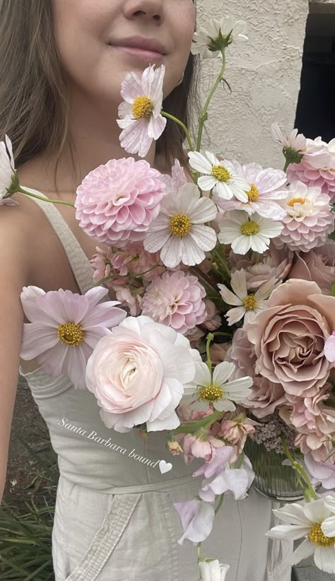 Flower Arrangements Ceremony, Pastel Flower Wedding, Dahlia Bridal Bouquet, Wild Wedding Bouquet, Flower Recipes, I Can Buy Myself Flowers, Buy Myself Flowers, Pastel Bouquet, Blush Bouquet