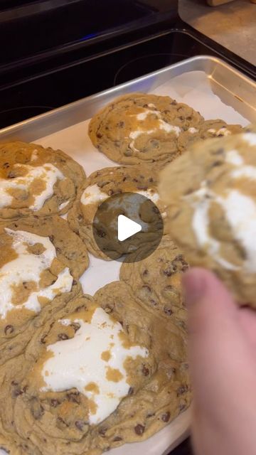 Justin Holmes on Instagram: "Everytime I’ve posted this people LOVE making them, just don’t over bake and you’ll be fine.  Reposting for anyone that might have missed it  #smorescookies #cookie #easyrecipe #smores #cookies #holmescooking" Smore Cookies, Chocolate Chip Marshmallow Cookies, Smores Cookies, Quick Desserts, Learn To Cook, Easy Cookies, Meals For The Week, Sweets Treats, Yummy Snacks