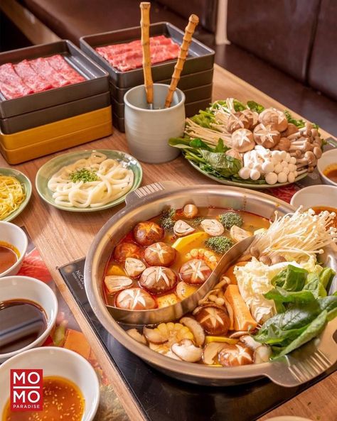 Momo paradise hotpot Hotpot Japanese, Hotpot Aesthetic, Hotpot Photography, Japanese Sukiyaki, Japanese Shabu Shabu, Asian Hot Pot Recipe, Japanese Hotpot, Lunar New Year Dinner, Food Menu Design Ideas