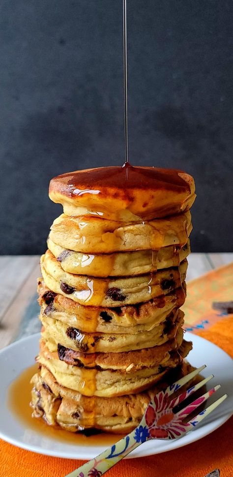 Chocolate Chip Plantain Pancakes • Kosher Everyday Plantain Breakfast, Plantain Pancakes, Healthy Breakfast Alternatives, Gluten Free Pancake Mix, Venezuelan Food, No Flour Pancakes, Plantain Recipes, Ripe Plantain, Chocolate Chip Pancakes