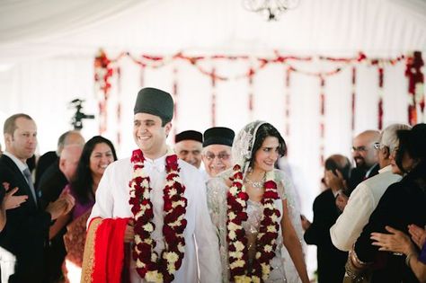 Parsi Wedding in India. Parsi Wedding, Interfaith Marriage, World Religions, Wedding Food, 5 Things, Engagement Couple, Saree Wedding, Beautiful Weddings, Global Community