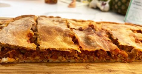 Dylan Dreyer shows her son, Cal, how to make their family recipe for Sicilian pork and veggie pie. Dylan Dryer, Veggie Pies, Dylan Dreyer, Chef Ideas, Sicilian Recipes, Celebrity Chef, Ideas Food, Dinner Entrees, Meat Pie