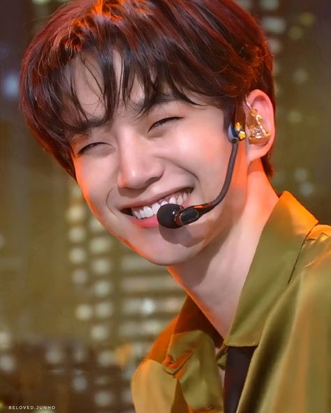 Lee JunHo Fan 🐧🤟🏻 on Instagram: “Oh my heart ❤😭 I'm madly in love with him and his pretty smile 😍💛😘 2PM - Make it (Music Bank) | KBS WORLD TV 210709…” In Love With Him, Oh My Heart, Ahn Hyo Seop, Pop Albums, Lee Junho, Pretty Smile, Lee Joon, Boy Band, Madly In Love