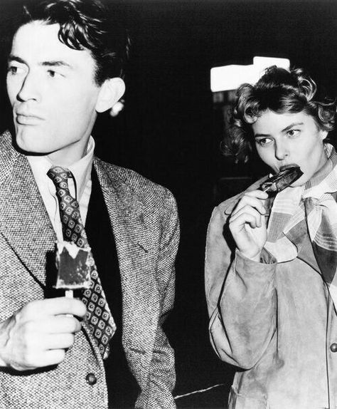 Ingrid Bergman and Gregory Peck Klasik Hollywood, Atticus Finch, Gregory Peck, Hollywood Men, Orson Welles, Ingrid Bergman, This Is Your Life, Old Hollywood Stars, Rita Hayworth