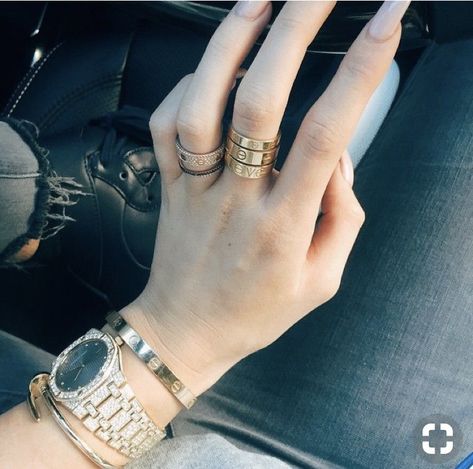 Cartier Stacked rings & bracelets Kylie Jenner Cartier, Kylie Jenner Watch, Kylie Jenner Jewelry, Nail Bangle, Kylie Jenner Nails, Cartier Love Ring, Nail Bracelet, Cartier Love Bracelet, Jewelry Inspo