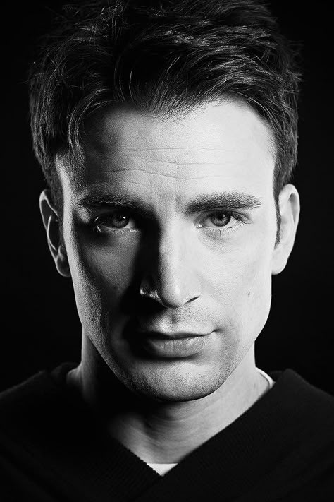 Chris Evans👨🏻Fans 💙💙 on Twitter: "Beautiful… " Chris Evans Haircut, Christopher Robert Evans, Jonathan Rhys Meyers, Shia Labeouf, Steve Rogers Captain America, Robert Evans, Most Beautiful Eyes, Gemma Arterton, Logan Lerman