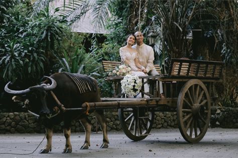 Filipiniana with a Twist: Spot The Unique Element in This Wedding! | https://brideandbreakfast.ph/2020/03/13/a-filipiniana-romantic-wedding/ Filipiniana Prenup Photos, Prenup Theme Unique, Filipiniana Wedding Theme Reception, Filipiniana Themed Wedding, Prenup Theme, Prenup Outfit, Filipiniana Wedding Dress, Filipiniana Wedding Theme, Philippine Culture