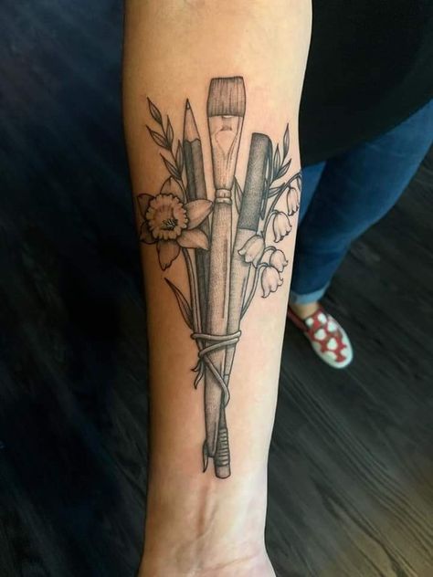 Paintbrush And Flower Tattoo, Artist Pallet Tattoo, Art Tools Tattoo, Art Teacher Tattoo Ideas, Art Supply Tattoo Ideas, Empty Canvas Tattoo, Crafty Tattoo Ideas, Paintbrush Tattoo Ideas, Crafter Tattoo Ideas