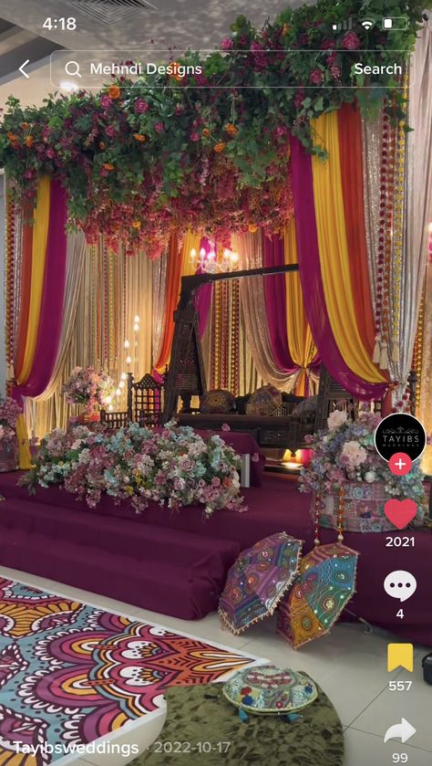 Mehndi Function Decoration, Mehndi Stage Decor, Mehndi Stage, Haldi Decoration Ideas, Asian Wedding Decor, Mehendi Decor Ideas, Pakistan Wedding, Wedding Collage, Mehndi Night