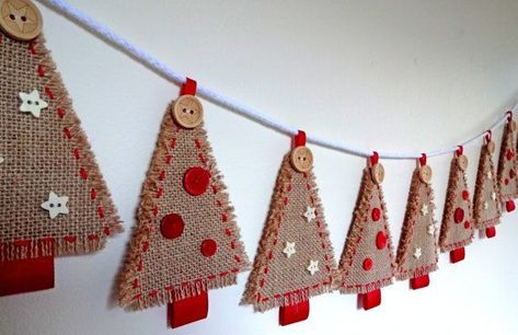 Christmas Tree Crafts Diy, Hessian Crafts, Christmas Tree Kit, Burlap Christmas Tree, Christmas Sewing Projects, Christmas Bunting, Christmas Tree Crafts, Burlap Christmas, Creative Craft