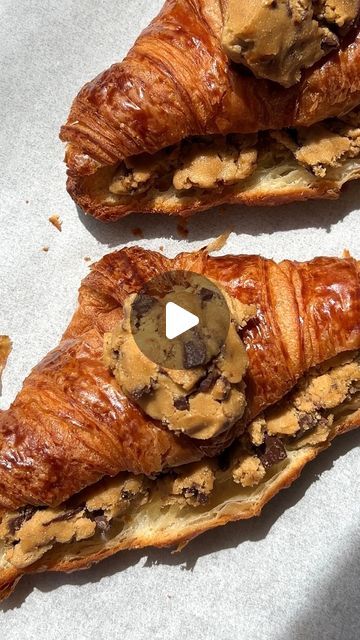 Lucie | butterhand on Instagram: "Brown butter cookie dough croissants (aka Le Crookie) 🥐 the viral concoction on socials that you must try!

📍 recipe in bio or visit butterhand.com

#croissant #cookie #cookiedough #cookiedoughcroissant #lecrookie #dessert #asmrfood #pastry #chocolate" Cookie Croissant, Croissant Cookie, Butter Cookie Dough, Pastry Chocolate, Brown Butter Cookies, Easy Comfort Food, Butter Cookie, Brown Butter, Cookie Dough