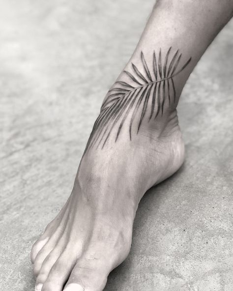 Palm Tree Leaf Tattoo, Tree Leaf Tattoo, Palm Leaf Tattoo, Cuff Tattoo, Palm Tree Leaf, Tattoo Foot, Leaf Tattoo, Palm Tattoos, Palm Tree Tattoo