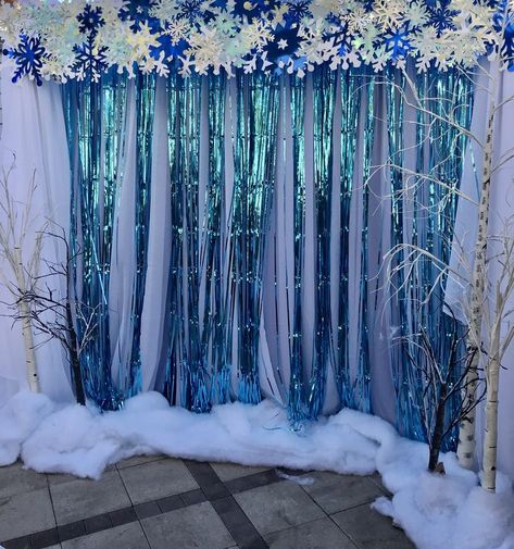 Snowcoming Decorations, Winter Wonderland Photo Booth Backdrops, Snow Dance Decorations, Office Holiday Party Decorations Winter Wonderland, Winter Wonderland Photo Backdrop Diy, School Winterfest Ideas, Winter Wonderland Christmas Decorations Office, Snow Theme Decorations, Snowball School Dance