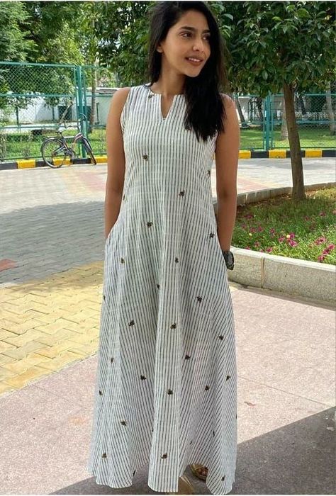 Cotton Dress Pattern, Simple Frock Design, Indian Kurti Designs, Simple Frocks, Casual Frocks, Simple Kurta Designs, Simple Kurti Designs, Frock For Women, Kurti Designs Latest