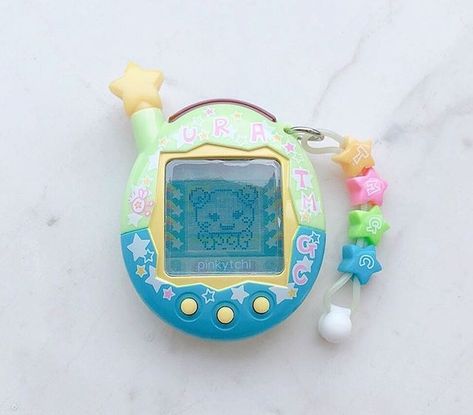 Tomagatchi Icon, Tamogachi Aesthetic, Tomogatchi Toy, Tamagotchi Color, Kawaii Tamagotchi, Tamagotchi Connection, 2000s Toys, You Give Me Butterflies, Japan Kawaii