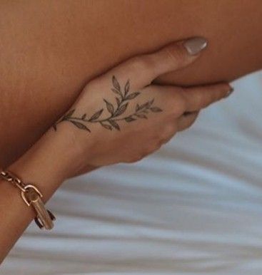 Wrist Hand Tattoo, Blatt Tattoos, Video Tattoo, Wrap Around Wrist Tattoos, Kids Tattoo, Thumb Tattoos, Wrap Around Tattoo, Finger Tattoo For Women, Hand And Finger Tattoos