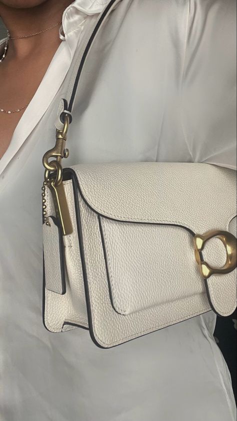 Coach White Tabby, Tabby Shoulder Bag 26 Outfit, Coach Tabby 26 Outfit White, Coach Tabby White, Coach Tabby 26 Outfit, Coach White Bag, Coach Tabby Bag, Coach Aesthetic, White Coach Bag