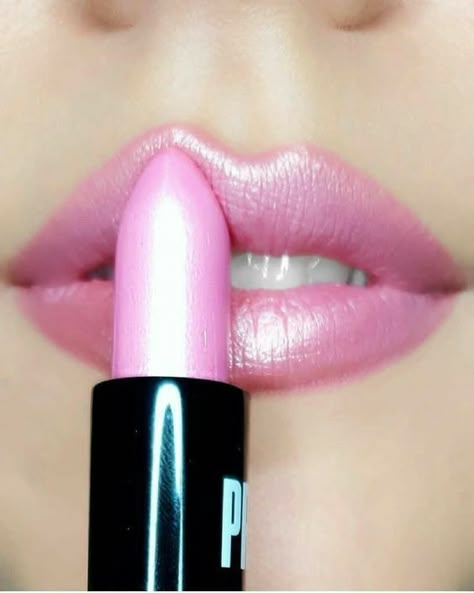 Barbie Pink Lipstick, Pink Beauty Products, Pretty Lipstick, Pink Lipstick Shades, Metallic Liquid Lipstick, Shimmer Lipstick, Lipstick Kit, Lips Nails, Pink Cosmetics