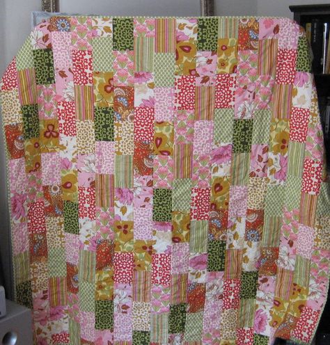 Brick Path Quilt by Creative Reveries.  Pattern by Amy Butler. Amy Butler Quilt, Brick Quilt, Block Quilts, Patchwork Inspiration, Brick Path, Sewing Patchwork, First Quilt, Scrap Fabric Crafts, American Quilt