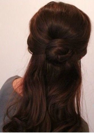 Elegant half-up, half p-down bun Half Up Half Down Brown Hair, Half Up Half Down Hair Bun, Half Up Half Down Bun, Half Up Bun, Haircut Inspo, Hairstyle Inspo, Half Up Hair, Dream Hair, Half Up Half Down