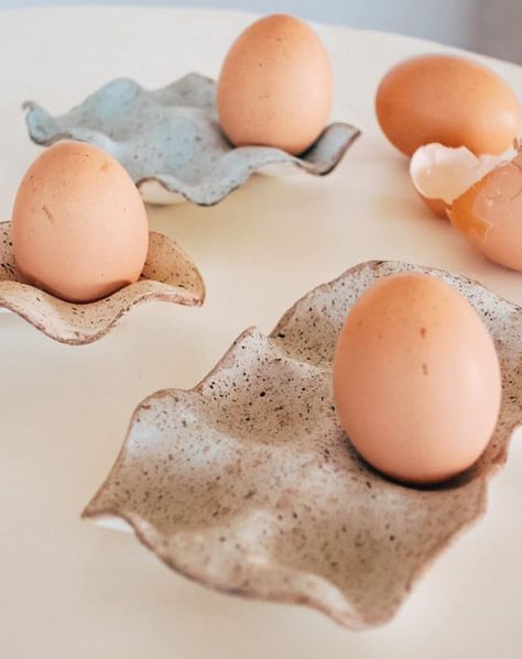 How To Make Ceramic Egg Tray, Egg Ceramic Holder, Diy Ceramic Egg Tray, Diy Clay Egg Tray, Pottery Egg Tray, Pottery Egg Holder, Egg Holder Ceramic, Clay Egg Tray, Egg Tray Diy