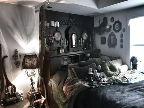 Gothic Bedroom Wall Shelves, Black Gothic Bedding, Goth Master Bedrooms Decor, Black Theme House Decor, Bedroom Decor Gothic, Grey Gothic Bedroom, Gothic Themed Bedroom, Light Gothic Bedroom, Classy Goth Bedroom