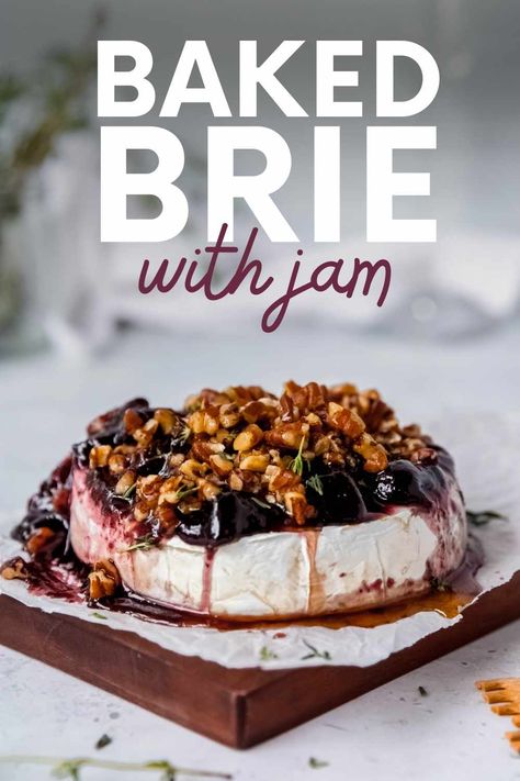 Brie With Jam, Brie Cheese Appetizer, Baked Brie With Jam, Brie Recipes Appetizers, Baked Brie Cheese, Brie Cheese Recipes, Baked Brie Recipes, Brie Appetizer, Brie Recipes