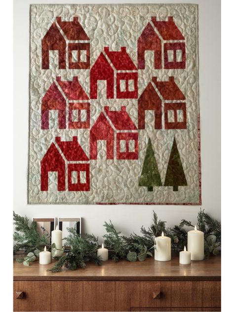 Classic red and white schoolhouse quilt for home decor. Red And White House, Schoolhouse Quilt, Quilted Wall Art, Moda Blockheads, Country Quilt, House Quilt Block, House Quilt Patterns, Christmas Quilt Blocks, Quilt Christmas