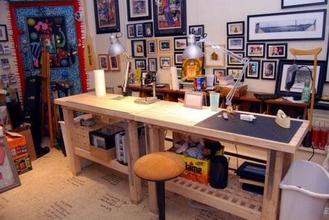 Keeping your art room organized is key to becoming successful. Here are 10 tips on how to keep your art room organized. Ikea Art Studio, Home Art Room, Art Room Organization, Garage Art Studio, Ikea Art, Artsy Ideas, Art Studio Organization, Art Studio Design, Art Studio At Home