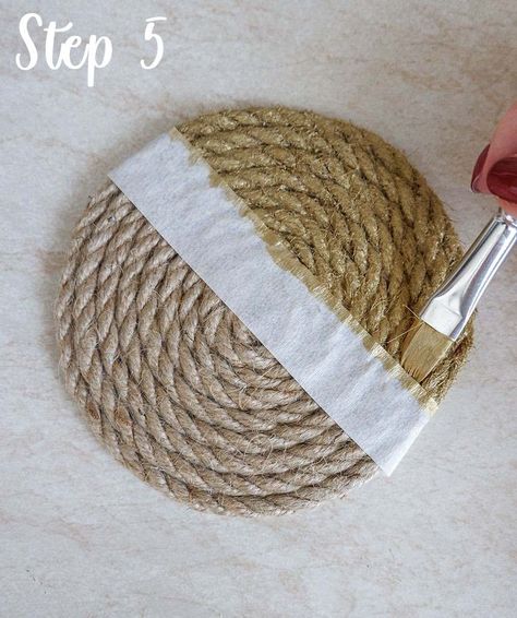 Quick And Easy Diy Farmhouse Christmas Coasters 6 Fabric Rope Coasters Diy, Braided Coasters Diy, Twine Coasters Diy, Rope Coasters Diy Tutorials, Rope Trivet Diy, Handmade Coasters Ideas, Jute Coasters Diy, Diy Coasters Wooden, Rope Coasters Diy