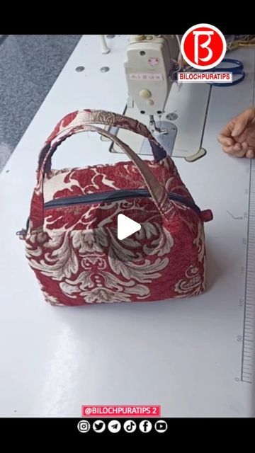 Zippered Tote Bag Tutorial, Handbag Tutorial, Purse Sewing Patterns, Tote Bag Tutorial, Purse Tutorial, How To Make Purses, Instagram Tutorial, Sewing Purses, Thrift Flip