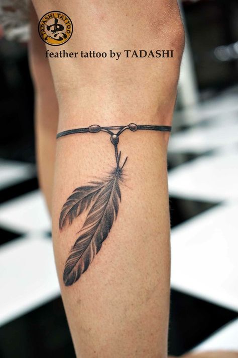 Feather Indian Tattoo, Feather Bracelet Tattoo, Plumas Tattoo, Feather Tattoo For Men, Shin Tattoos, Eagle Feather Tattoos, Feathers Tattoo, Anklet Tattoo, Ankle Band Tattoo