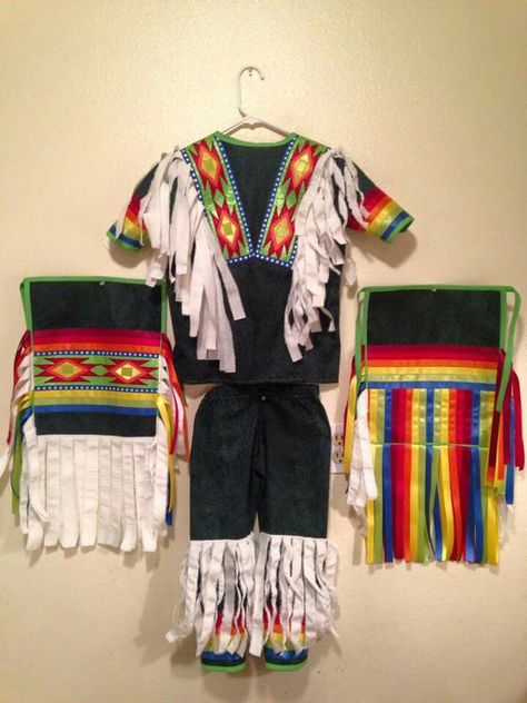 kristen sayer - Grass dancer Grass Dance Regalia, Grass Dancer, Grass Dance Outfits, Powwow Outfits, Shawl Outfit, Powwow Regalia, Jingle Dress, Cherokee Dress, Cute Nike Outfits