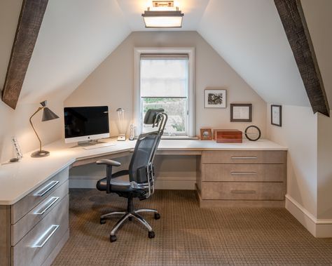 Attic Office Ideas, Loft Office Ideas, Attic Office, Rustic Home Offices, Attic Bedroom Designs, Office Design Inspiration, Loft Office, Attic Design, Office Inspo