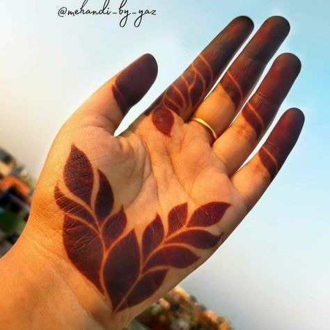 Simple Leaf Mehndi Designs, Natural Henna Designs, Mehendi Leaf Design, Leaf Design Mehendi, Leaf Mehendi Designs, Cone Designs For Hands, Small Mehndi, Dora Cartoon, Mehandi Design For Hand