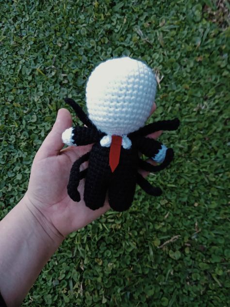 Meme Crochet Patterns Free, Crochet Slenderman, Crochet Mothman Free Pattern, Mothman Crochet Pattern Free, South African Art, Slender Man, Easy Crochet Patterns Free, Slenderman, Knit Ideas