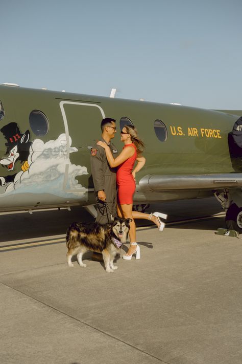 Air Force Military Couples Flightline Pilot Training Graduation Photography Photoshoot with Dog by Kate Crabb Air Force Boyfriend, Navy Couple, Photoshoot With Dog, Air Force Military, Airplane Photos, Military Couples, Pilot Training, Graduation Photography, Couples Photography