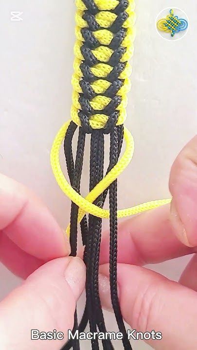 Hemp Cord Crafts, Cord Crafts, Paracord Ideas, Cords Crafts, String Jewelry, Braided Bracelet Diy, Paracord Knots, Hemp Cord, Braided Bracelet