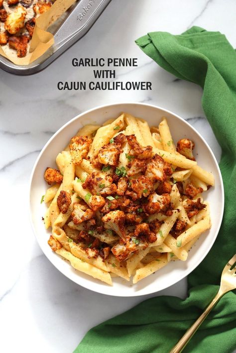 Vegan Garlic Pasta, Cajun Cauliflower, Cajun Spice Blend, Vegan Cajun, Cheap Vegan Meals, Resep Pasta, Cheap Vegan, Cajun Spice, Vegan Richa