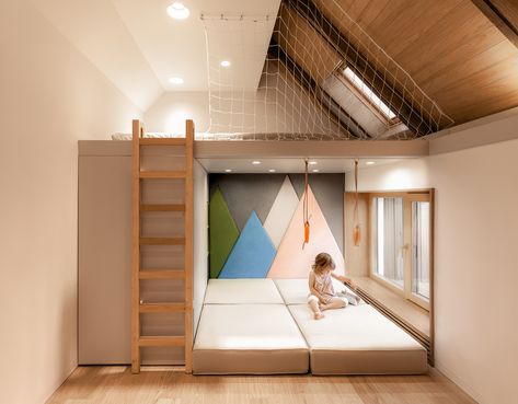 Mansard apartment by PAINTIT on Behance Mansard Apartment, Mezzanine Bedroom, Minimalist Kids Room, Loft Space, Attic Apartment, Apartment Projects, Attic Rooms, Young Family, Kids' Bed