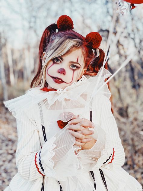 Pennywise Makeup Girl Kid, Creepy Clown Makeup For Kids, Pennywise Makeup, Pennywise Costume, Pennywise Halloween, Creepy Clown Makeup, Zombie Princess, Halloween 23, People Faces