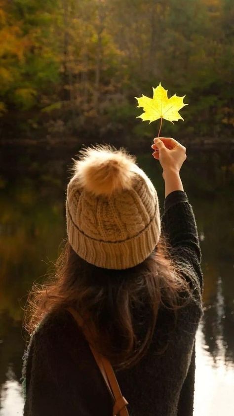 Autumn Photography Portrait, Fall Portraits, Creation Photo, Travel Pictures Poses, Stylish Dpz, Model Poses Photography, Fall Photoshoot, Trik Fotografi, Shooting Photo