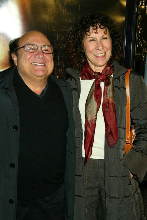 Rhea Perlman, Danny Devito, Music Industry, 30 Years, Split, Hollywood, Celebrities, Music