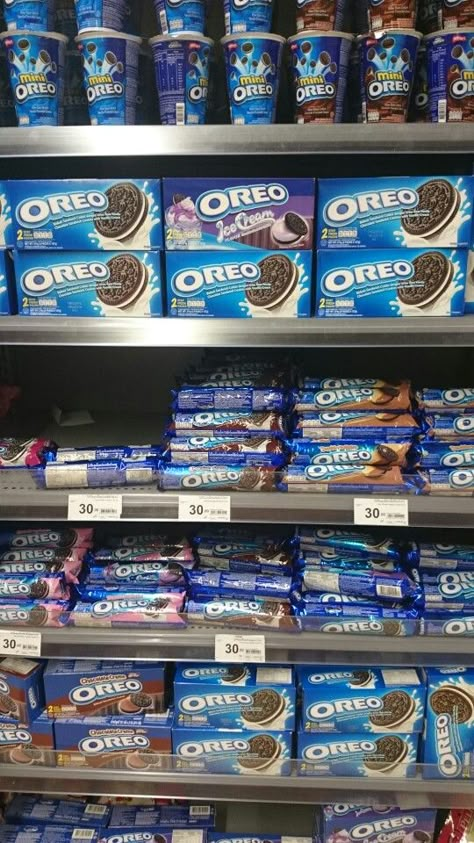 @heaven  Oreo Oreo Aestethic Snack, Oreo Aestethic, Packaging Snack, Oreo Flavors, Grocery Store Design, Desain Pantry, Movie Snacks, Shrimp Recipes For Dinner, Sleepover Food