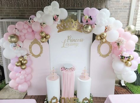 Princess Theme Backdrop Pink And Gold, Princess Baptism Theme, Royalty Birthday Theme, Crown Theme Birthday Party, Princess Theme Backdrop, Princess Birthday Party Decorations Diy, Royal Princess Birthday, Pink Princess Birthday, Disney Princess Birthday Cakes